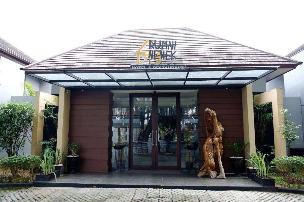 Rumah Nenek Hotel And Restaurant Padang  Esterno foto