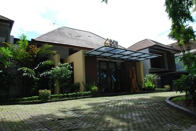 Rumah Nenek Hotel And Restaurant Padang  Esterno foto
